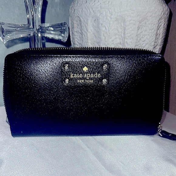 Kate Spade Black Wallet - Picture 2 of 8